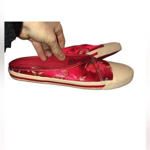 LOVE Red Silk Embroidered ethnic Asian flowers slides sneaker shoes  8 1…